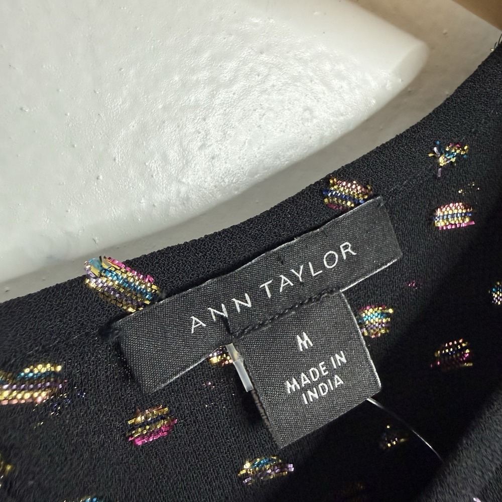 NWT Ann Taylor Metallic Clip Shirred Top‎ Black Medium Minimalist Career Office - Picture 4 of 12